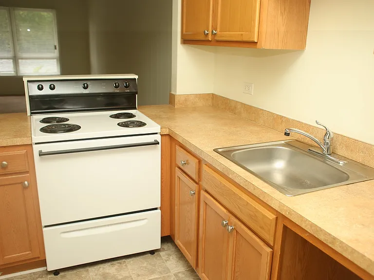 Gardenwood Apartments — Photo 3