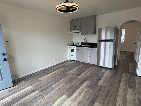 4th image of 7614 Pacific Ave #C