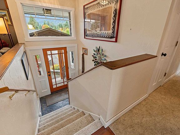 4th image of 2335 Meadow Ln