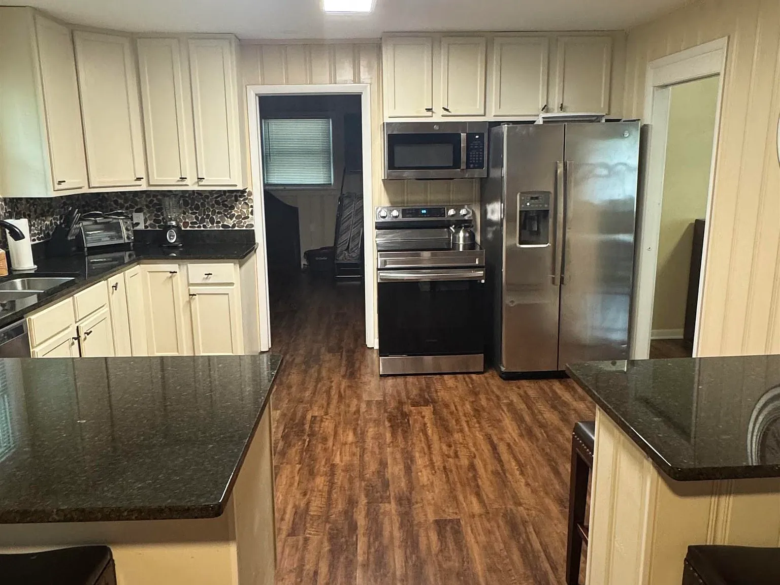 2 bed, 2.0 bath, 1480 sqft, $2,500 — Photo 4