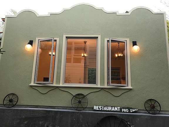 4th image of 1473 Hudson Ave