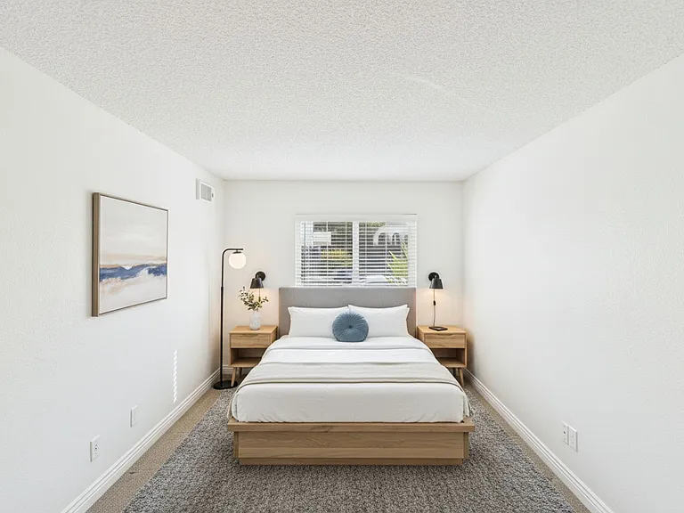 Available Apartment in North Park — Photo 54
