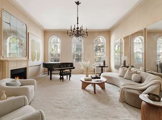 10 E 82nd St, New York, NY 10028