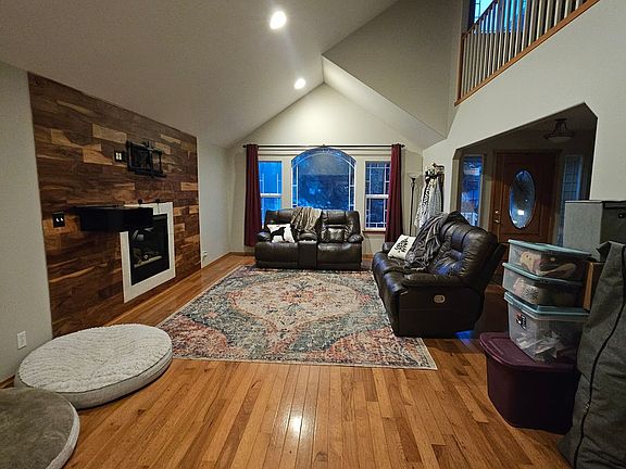 2nd image of 20148 12th Ave NE