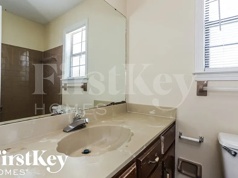 4877 Summitridge Dr — Photo 7