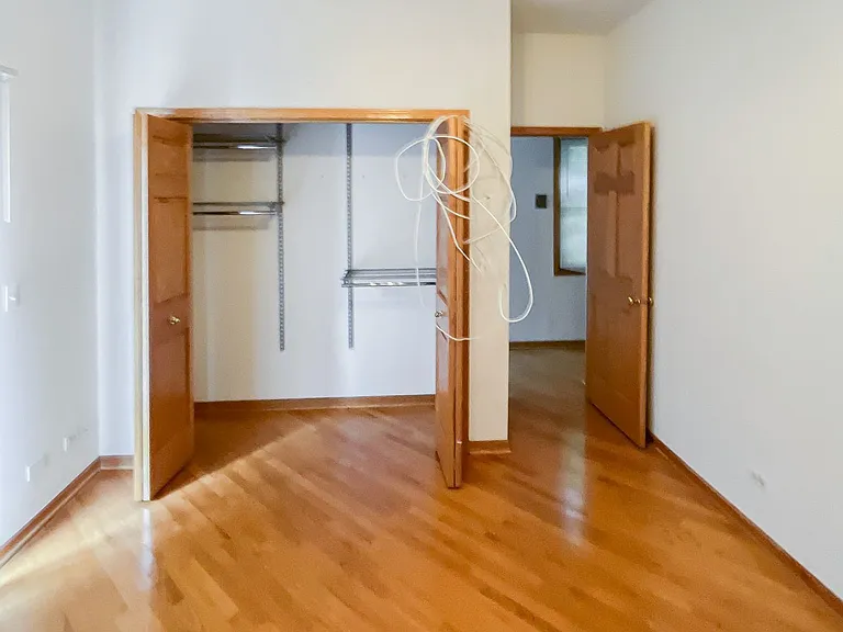 2732 N Wayne Ave — Photo 9
