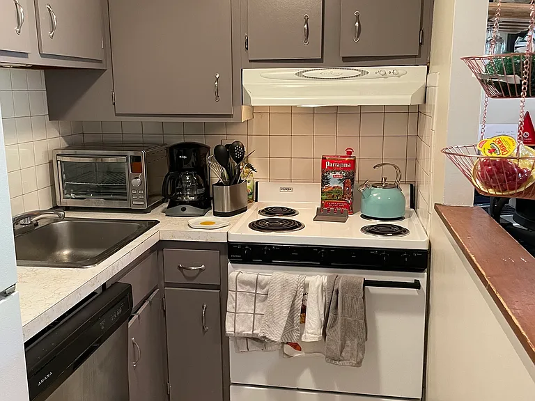 102 Alpine St #5 — Photo 5