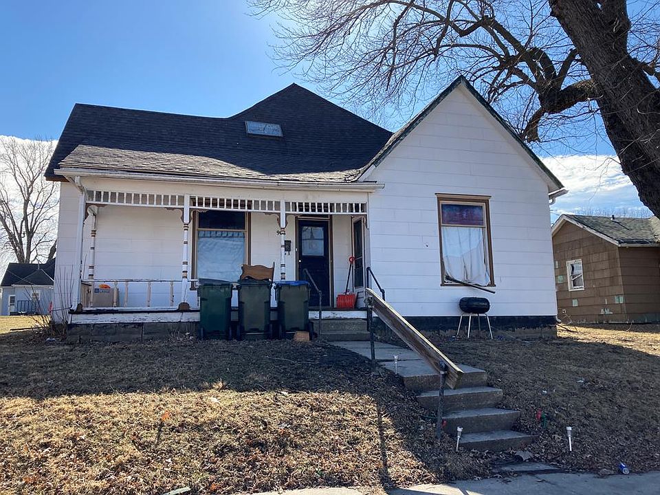1st image of 908 E McPherson St