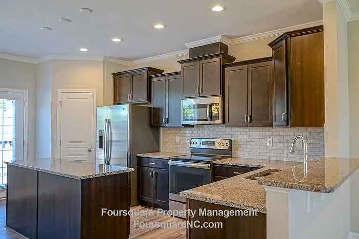 6405 Giddings St — Photo 18