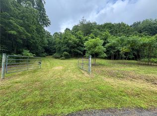 201 Comer Rd, Smithton, PA 15479