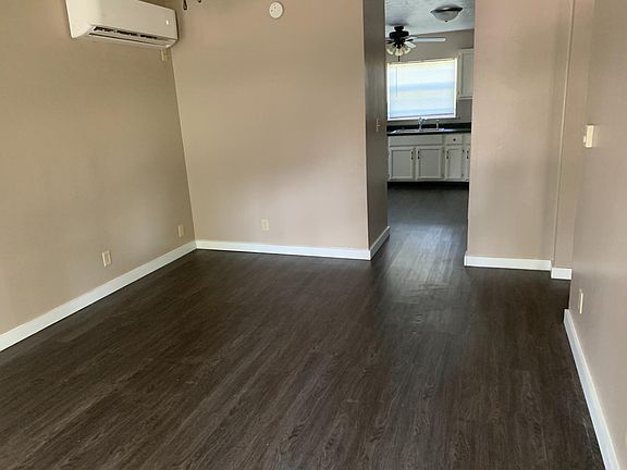 2nd image of 750 Stinger St