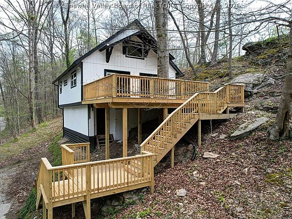 2nd image of 2873 Kanawha State Forest Dr