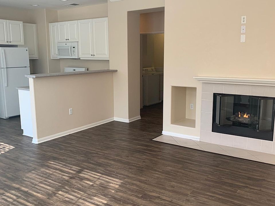 1st image of 12325 Creekview Dr Unit 32
