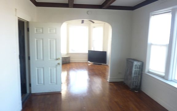 4th image of 4252 W Congress Pkwy