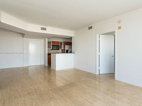 3rd image of 18800 NE 29th Ave APT 803
