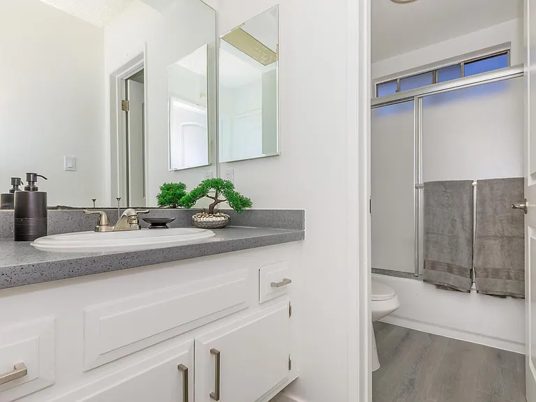 REMODELED 1X1 BATH