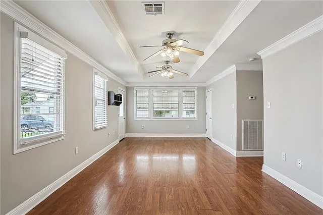 3 bed, 2.0 bath, 1445 sqft, $2,100 — Photo 3
