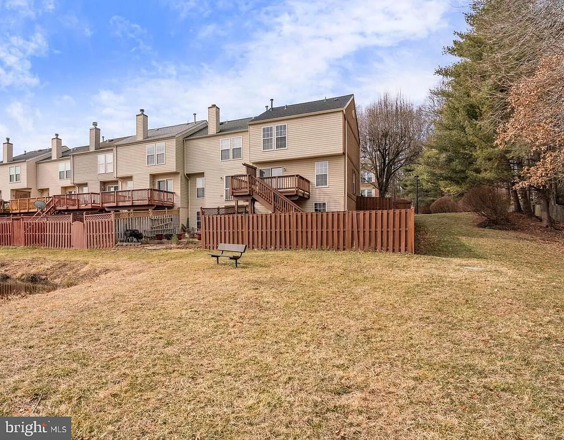 3 bed, 2.5 bath, 1614 sqft, $3,000 — Photo 3