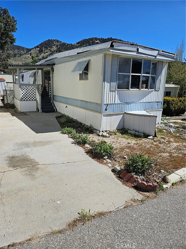 2 bed, 672 sqft, $1,000 — Photo 2