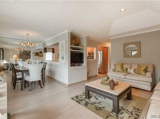 62 Maple Ave, Farmingdale, NY 11735