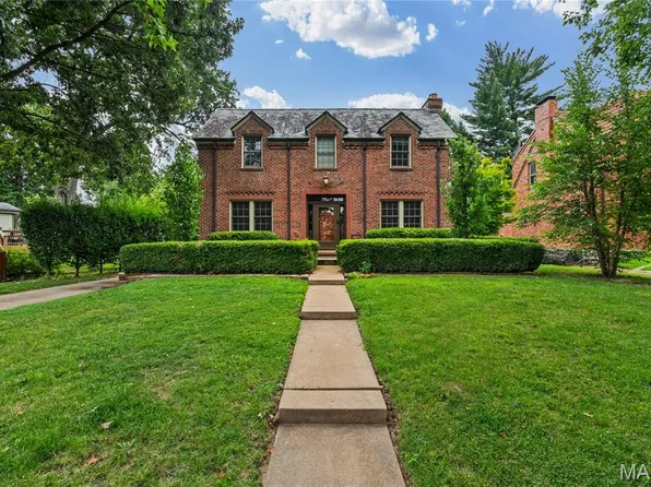 7400 Warwick Dr, Saint Louis, MO 63121