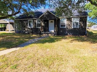 1479 E Hempstead St, Giddings, TX 78942