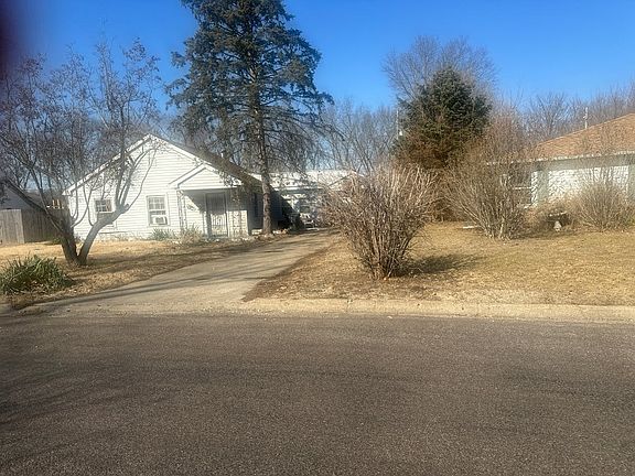 3rd image of 22 Park Dr