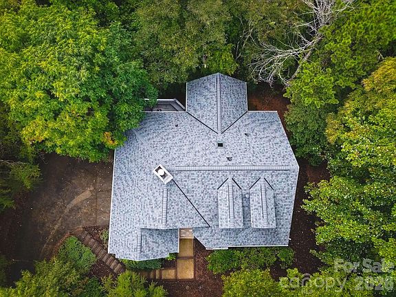5th image of 212 Ridgeway Rd