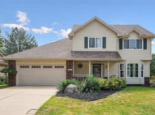 4208 Maple St, West Des Moines, IA 50265