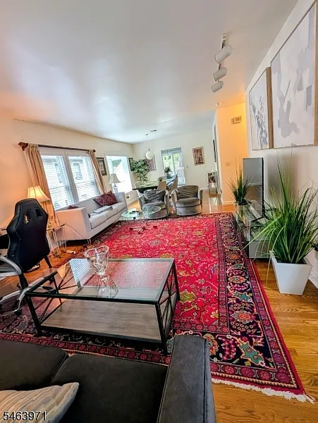 36 Phoenix Ave #C