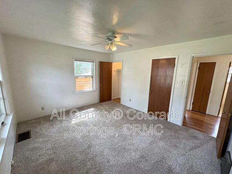 1407 E Platte Ave — Photo 16