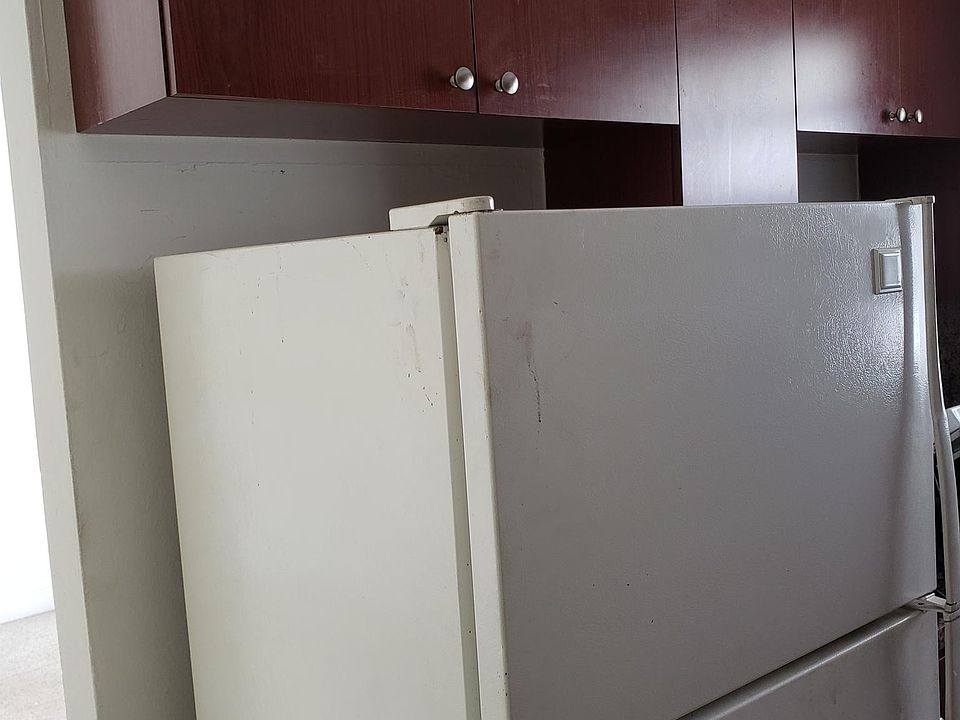 1st image of 300 NE 78th St APT 12