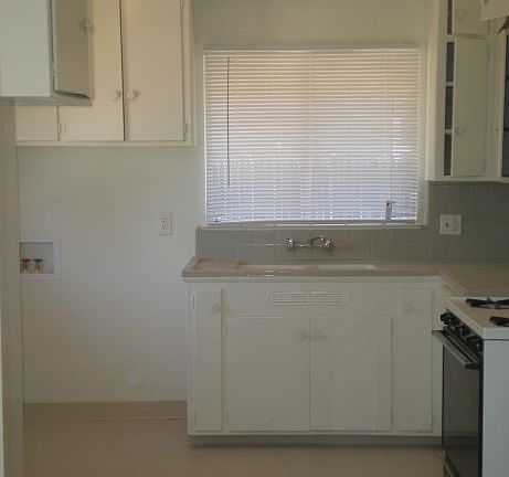 2nd image of 1124 W Fedora Ave