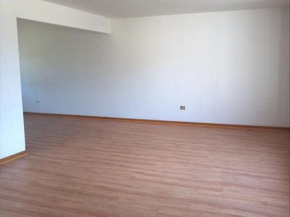 3rd image of 14117 S Garavogue Ave