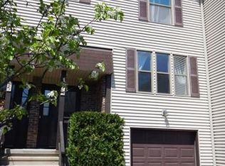 19 Barn Finch Cir, Naugatuck, CT 06770