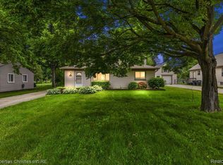15501 Portis St, Plymouth, MI 48170
