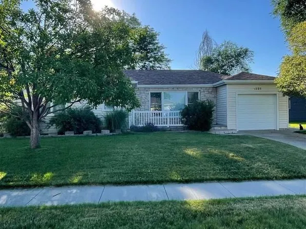1321 Avenue J, Scottsbluff, NE 69361