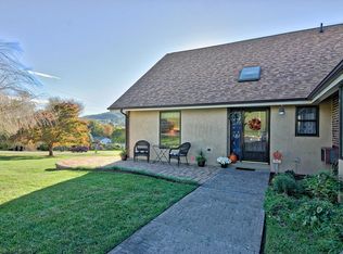 1205 Valley View Dr UNIT A, Pearisburg, VA 24134