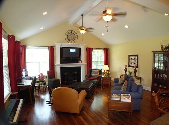 2nd image of 5201 Village Way