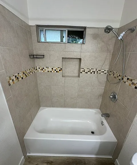 540 S Broadway #F — Photo 11