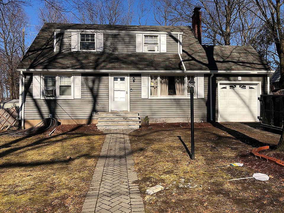 1st image of 45 Westlawn Dr