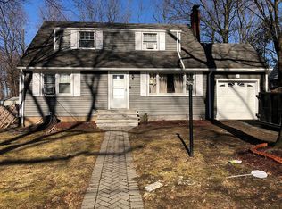 45 Westlawn Dr, Teaneck, NJ 07666