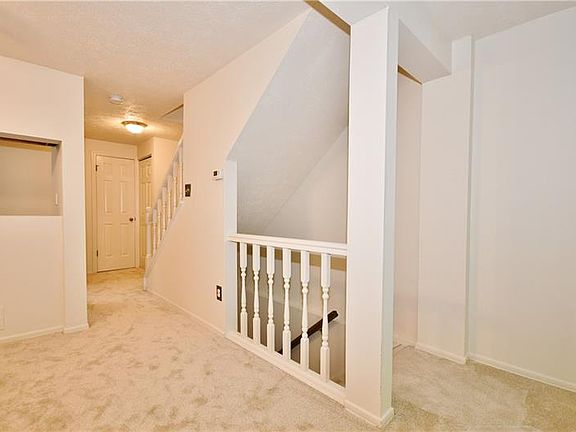 4th image of 909 Timberidge Dr