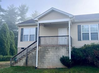 27 Spicewood Rd, Weaverville, NC 28787