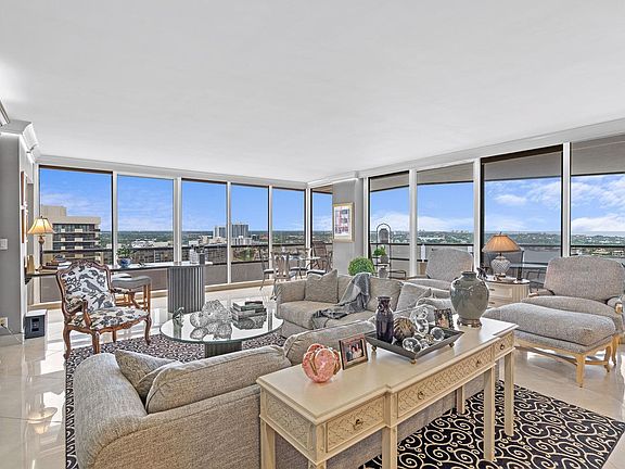 4th image of 100 Lakeshore Dr APT 1856