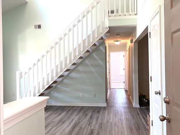2nd image of 2236 Lesner Cres APT 303