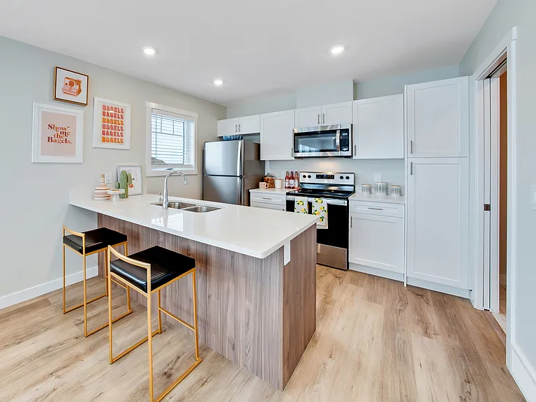 110 Baltzan Blvd — Photo 1