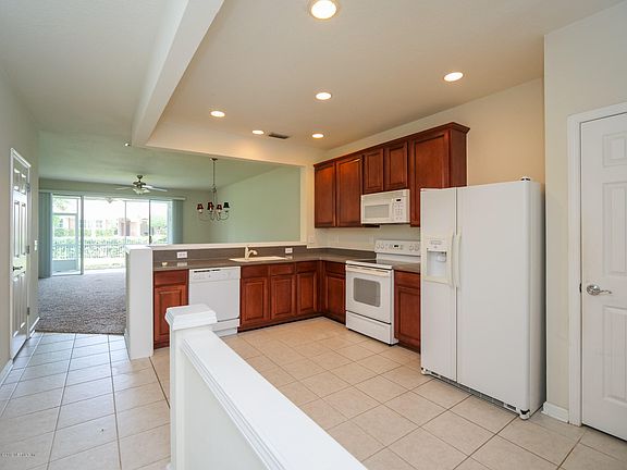 3rd image of 13435 Stone Pond Dr