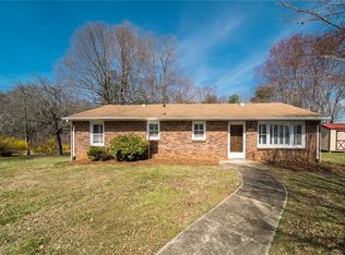 3837 Eastview Dr, Winston Salem, NC 27107