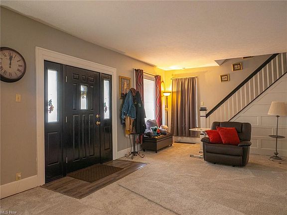 3rd image of 718 Daniels St